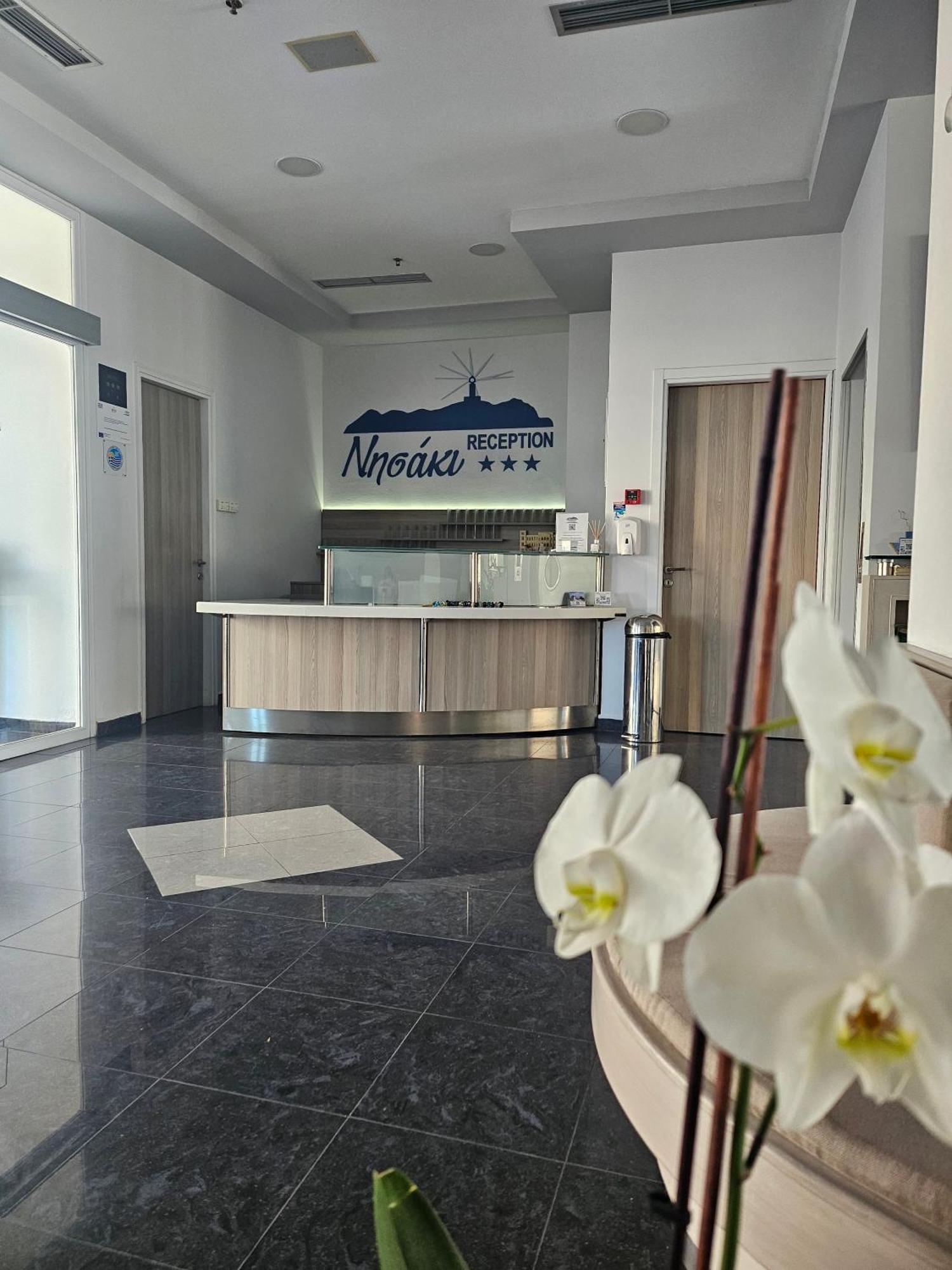 Nisaki Hotel & Elite Suites Ermoupoli Exterior photo
